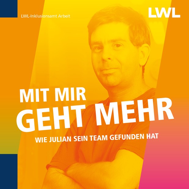 "Mit mir geht mehr" Ein Mann im T-Shirt guckt mit verschränkten Armen in die Kameria. "Mit mir geht mehr" Ein Mann im T-Shirt guckt mit verschränkten Armen in die Kameria.